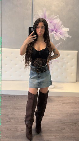 Gonna Corta in Denim con Cintura Borchiata